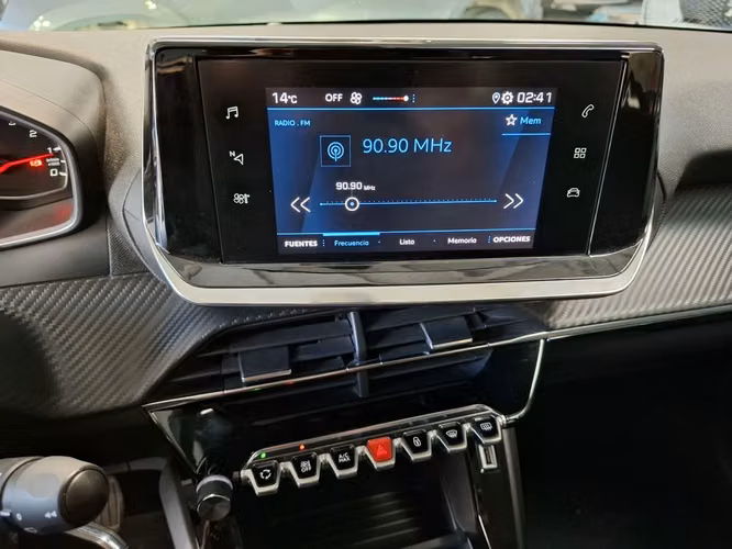 PEUGEOT 208 2021 - Imagen 17