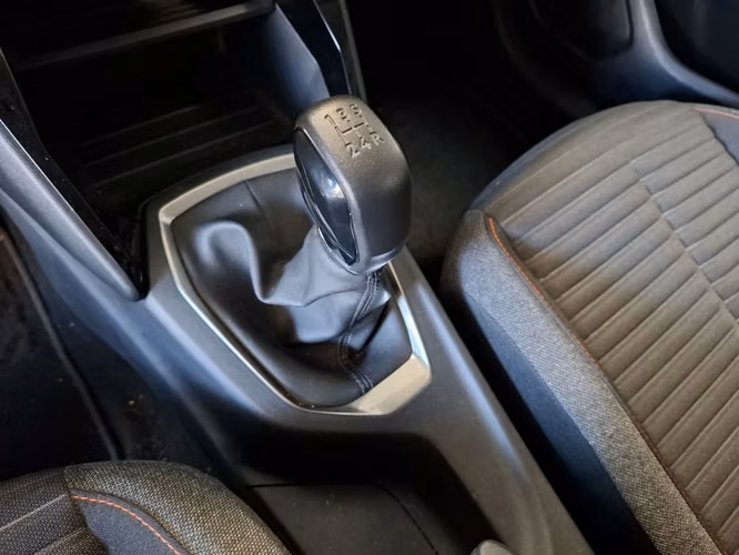 PEUGEOT 208 2021 - Imagen 16