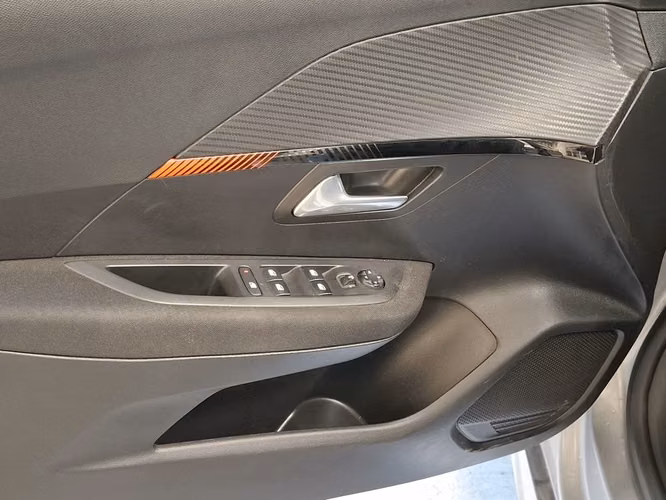 PEUGEOT 208 2021 - Imagen 9