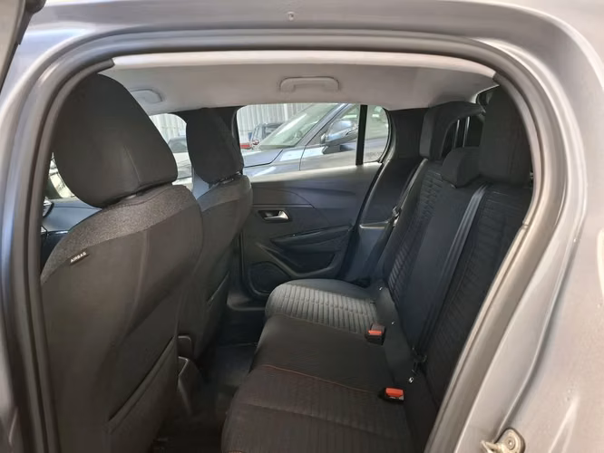 PEUGEOT 208 2021 - Imagen 19