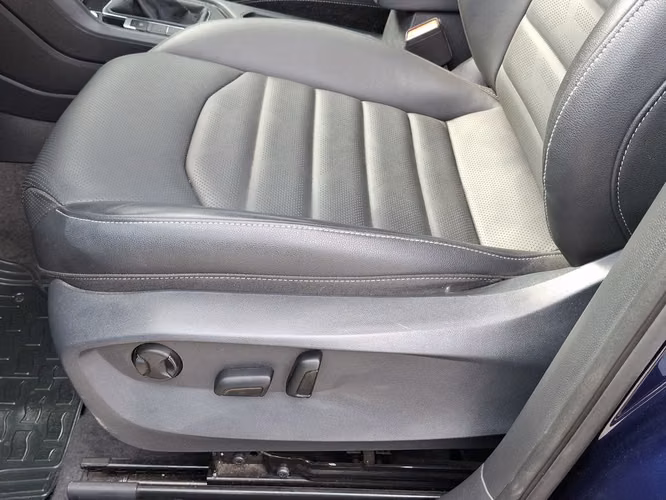 VOLKSWAGEN TAOS 2025
