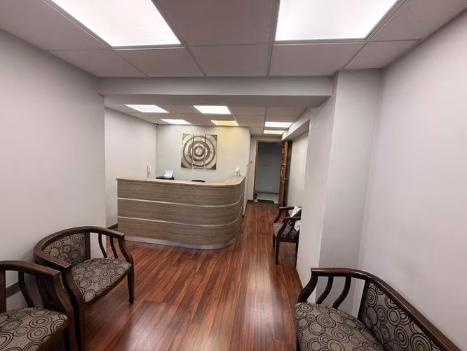 OFICINA REMODELADA EN ARRIENDO – EDIFICIO FINANZAS, IQUIQUE