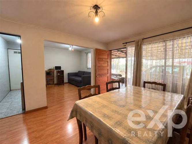 Gran oportunidad para remodelar en Lo Barnechea - Imagen 4