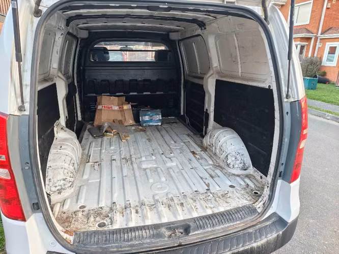 Hyundai H1 Doble puerta Lateral año 2018 - Imagen 5