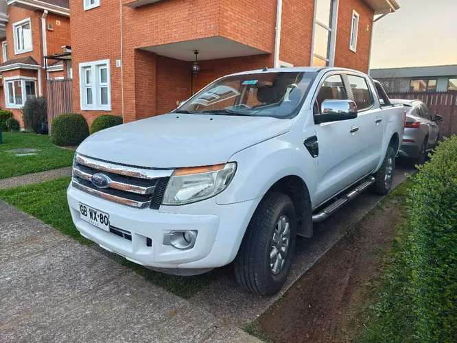 Ford Ranger XLT 4x4 3.2 año 2014 - Imagen 2