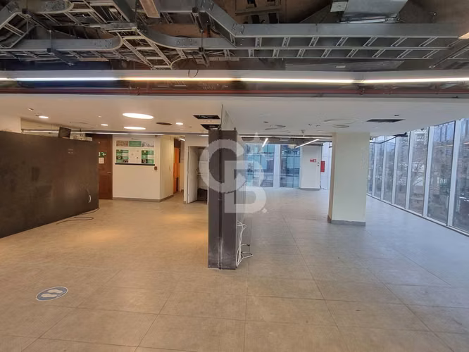 Oficina 550m2 en Costanera Andrés Bello - Imagen 8