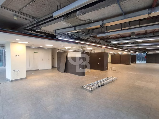 Oficina 550m2 en Costanera Andrés Bello - Imagen 15