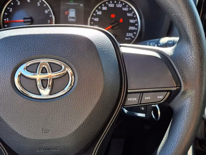 TOYOTA RAV4 2025 - Imagen 11