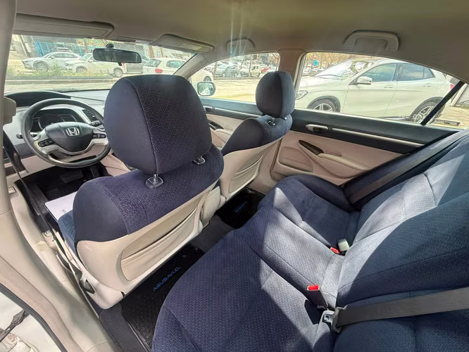HONDA CIVIC 1.3 HYBRID AT 4P (2008) - Imagen 9