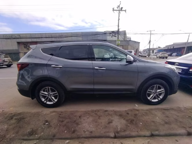 Hyundai Santa fe 2.4 4X2 MT 5P 2017 - Imagen 4