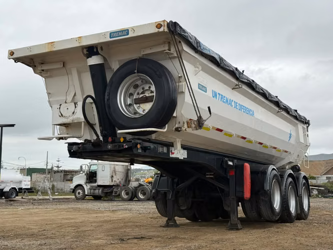 2020 Semiremolque Batea Tremac – 3 Ejes Corridos 20m3 – Con Encarpe Manual - Imagen 7