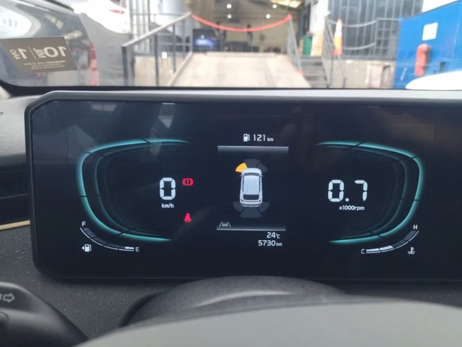 Kia K3 CROSS EX 16L 6MT FULL 2025 - Imagen 11