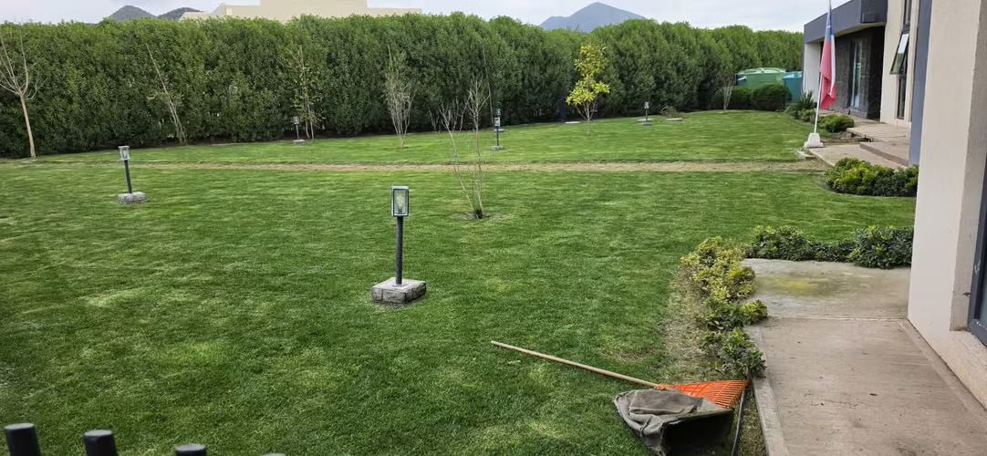 El Hogar que Tu Familia Merece  Elegancia y Seguridad en Talagante