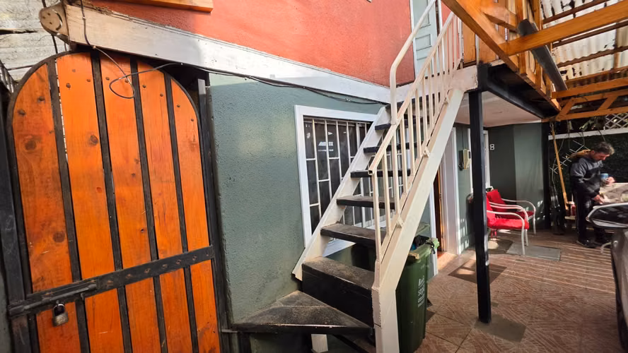 Se Vende Amplia Casa Esquina En Avenida Principal En Renca - Jorge Hirmas