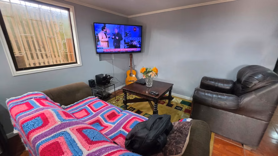 Se Vende Amplia Casa Esquina En Avenida Principal En Renca - Jorge Hirmas