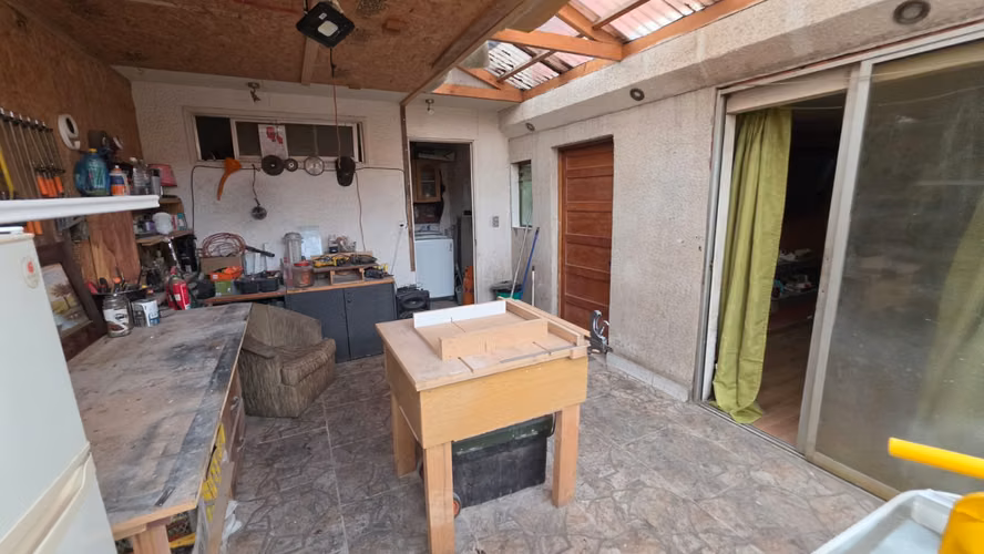 Se Vende Amplia Casa Esquina En Avenida Principal En Renca - Jorge Hirmas