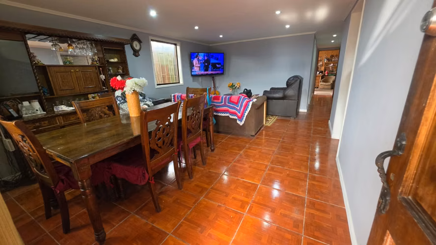 Se Vende Amplia Casa Esquina En Avenida Principal En Renca - Jorge Hirmas