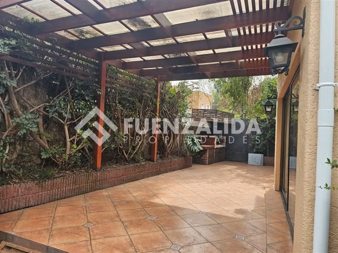 Excelente casa en arriendo de 5 dorm. en La Reina - Imagen 8