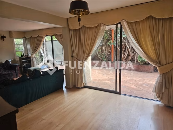 Excelente casa en arriendo 5 dorm mas mansarda en La Reina