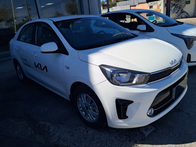 KIA SOLUTO EX 1.4L 5MT FULL 2026