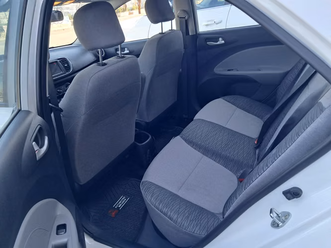 KIA SOLUTO EX 1.4L 5MT FULL 2026 - Imagen 7