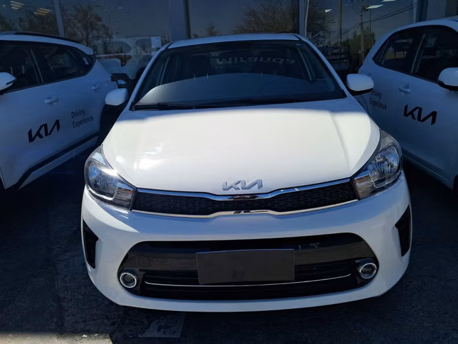 KIA SOLUTO EX 1.4L 5MT FULL 2026 - Imagen 2
