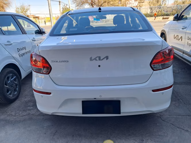 KIA SOLUTO EX 1.4L 5MT FULL 2026 - Imagen 4