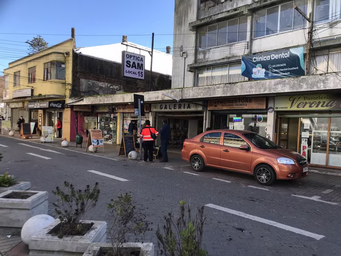 Arriendo Oficina céntrica en Talcahuano. 1 cuadra de la Plaza. Colón esquina Bulnes $270.000 Of 310.
