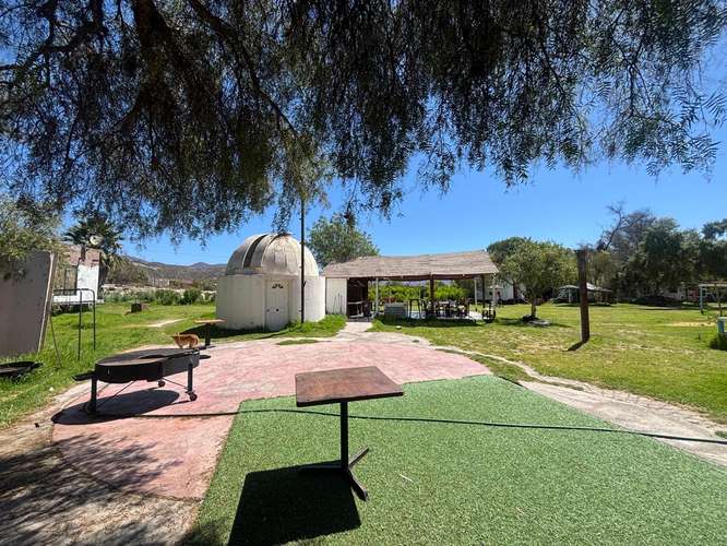 Complejo turístico en venta en Las Rojas | 9 cabañas, restaurante y piscinas