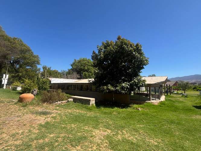 Complejo turístico en venta en Las Rojas | 9 cabañas, restaurante y piscinas