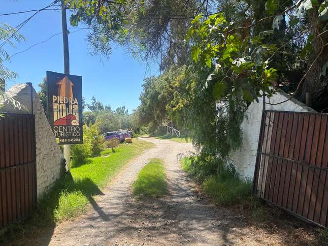 Complejo turístico en venta en Las Rojas | 9 cabañas, restaurante y piscinas