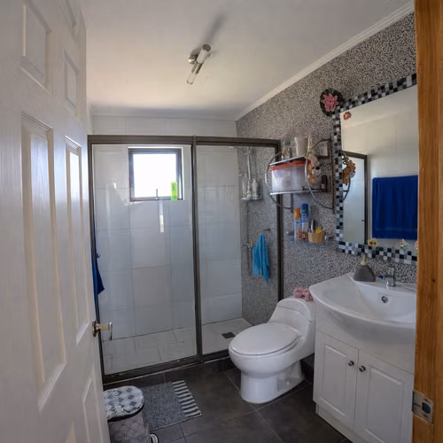 Terreno de 5.145 m² con casa principal y construcciones adicionales en Condominio San Osvaldo,  Coquimbo