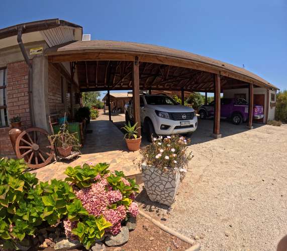 Parcela con vivienda principal, cabaña y oficinas – Alto potencial en Coquimbo