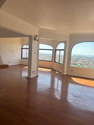 Se vende amplio   y cómodo Departamento en Avda Cisternas La Serena.
