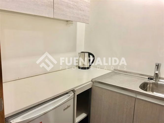 Luminosa Oficina en Arriendo Metro Manquehue Las Condes - Imagen 11
