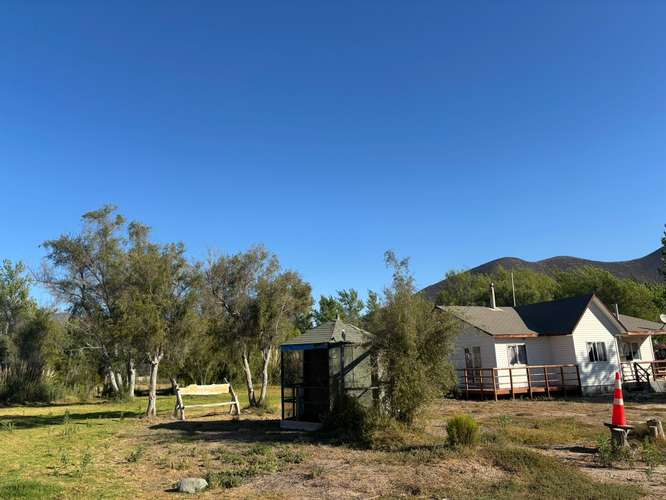 Se vende parcela de 5.000 m² con casa de 100 m², ubicada en sector Jardines del Valle, zona con alta proyección de crecimiento y consolidación en el Valle del Elqui.