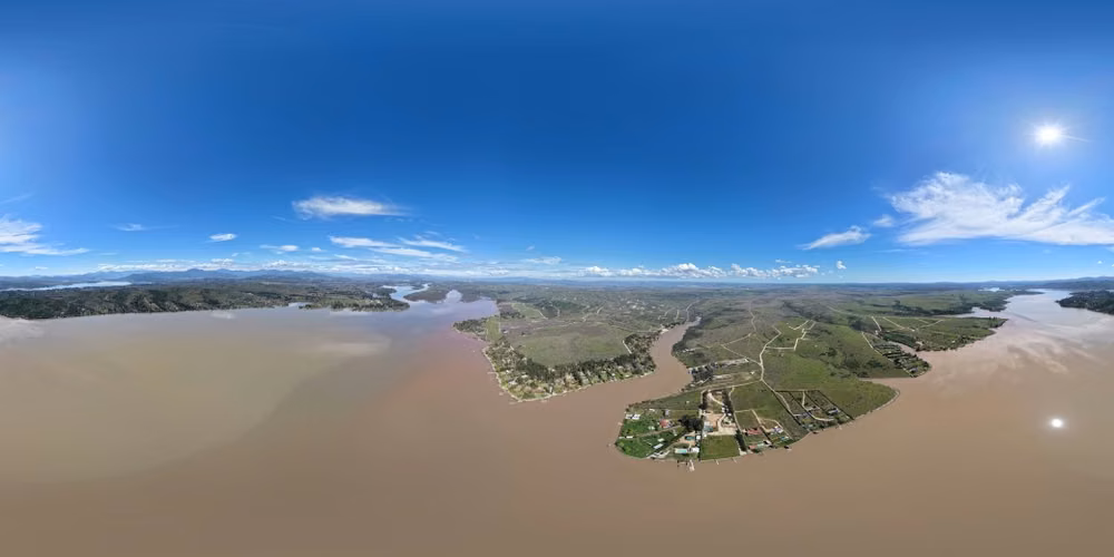 Alma Rapel, acceso al lago con marina, agua y luz eléctrica
