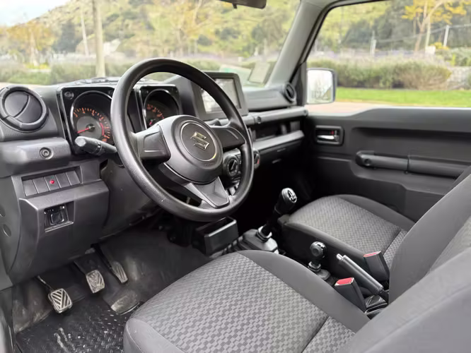 Suzuki Jimny GL 1.5 WINCHE 4x4 5MT 2023