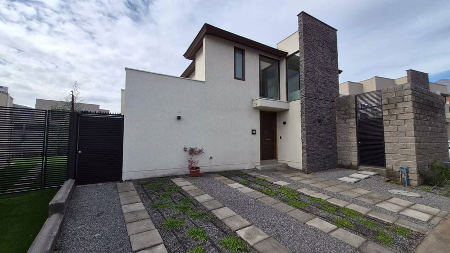 Chamisero Casa Amplia con Excelente Conectividad (182201)