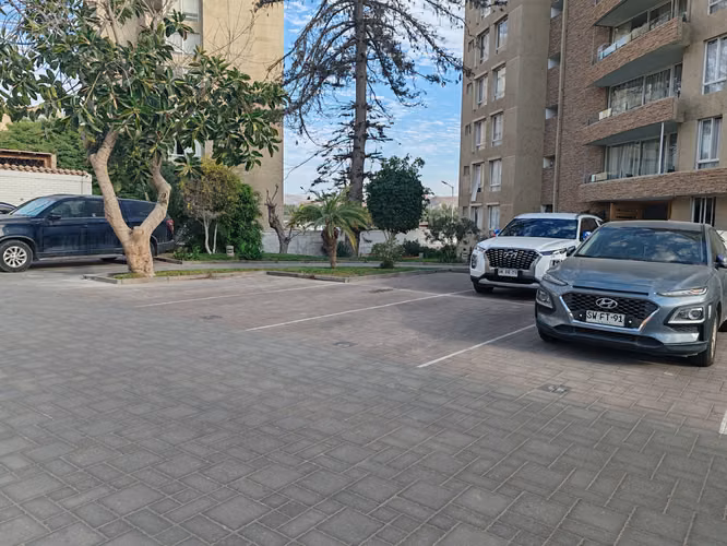 EXCELENTRE DEPARTAMENTO CONDOMINIO JARDIN AZAPA - Imagen 4