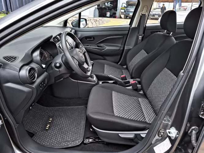 Nissan Versa 1.6 SENSE 4X2 MT 4P 2025 - Imagen 9