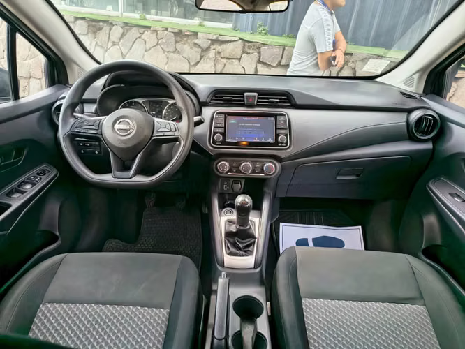 Nissan Versa 1.6 SENSE 4X2 MT 4P 2025 - Imagen 11