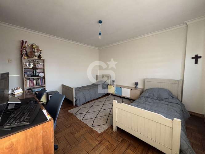 Casa familiar con amplios espacios en La Reina. - Imagen 12