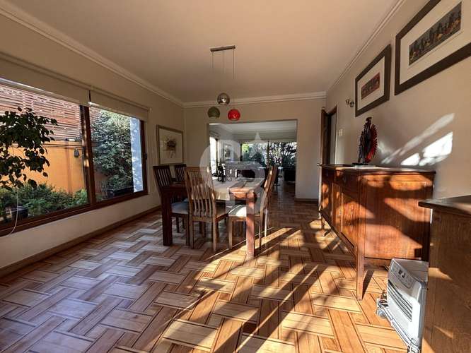 Casa familiar con amplios espacios en La Reina. - Imagen 3