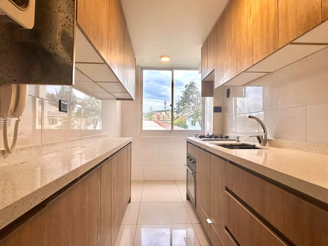 DEPARTAMENTO REMODELADO · 70 M² · A PASOS DEL METRO CHORRILLOS - Imagen 3