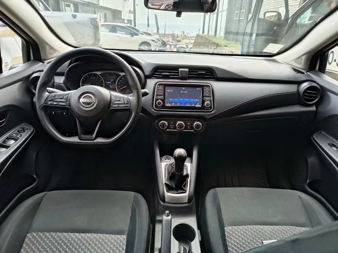 Nissan Versa 1.6 SENSE 4X2 MT 4P 2025 - Imagen 12