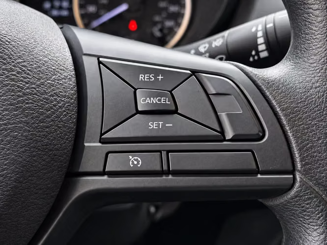 Nissan Versa 1.6 SENSE 4X2 MT 4P 2025 - Imagen 16
