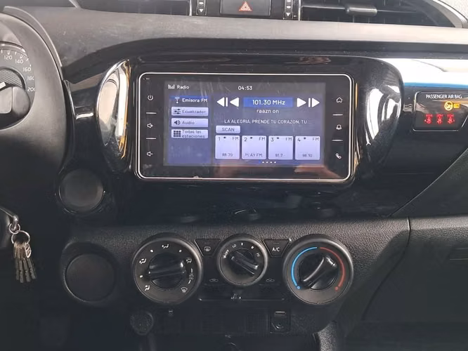 TOYOTA HILUX 2023 - Imagen 19