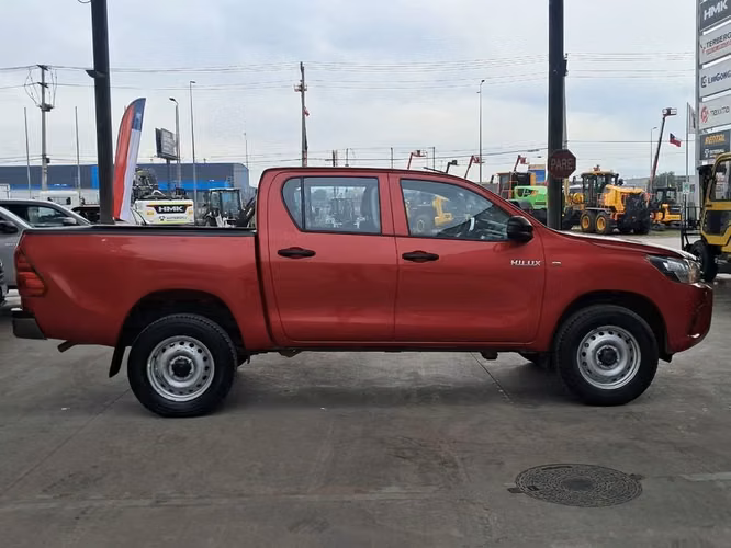 TOYOTA HILUX 2023 - Imagen 5