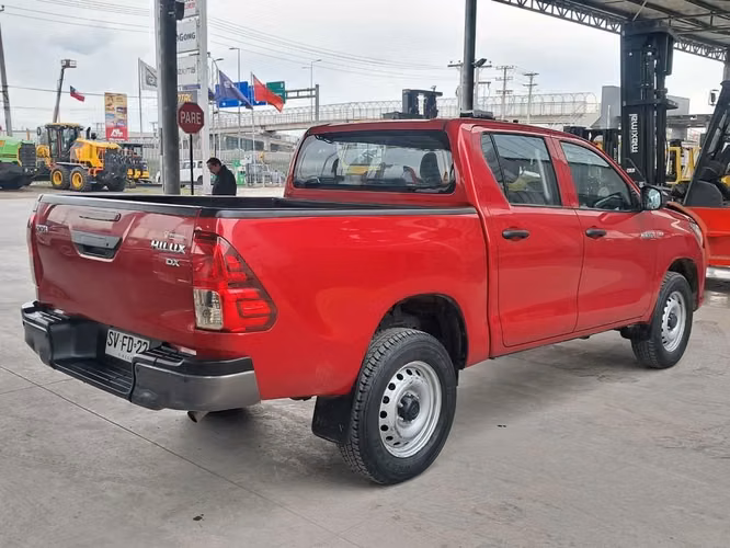 TOYOTA HILUX 2023 - Imagen 6